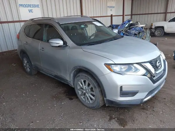 KNMAT2MT4HP550008 2017 NISSAN ROGUE - Image 1