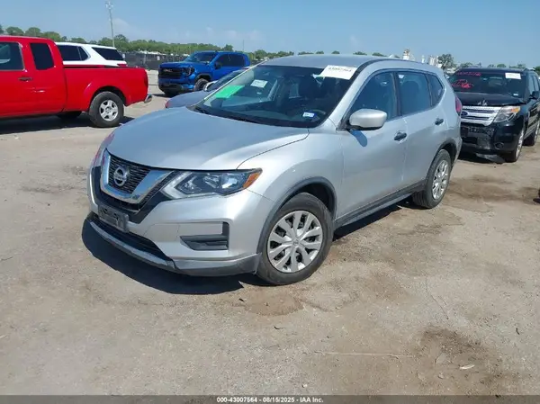 KNMAT2MT4HP558514 2017 NISSAN ROGUE - Image 2