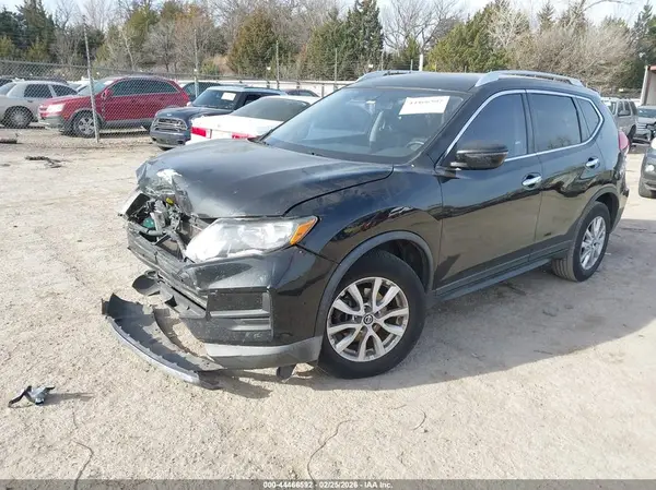 KNMAT2MT4HP559114 2017 NISSAN ROGUE - Image 2