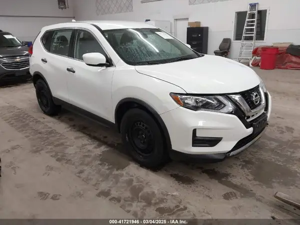 KNMAT2MT4HP559887 2017 NISSAN ROGUE - Image 1
