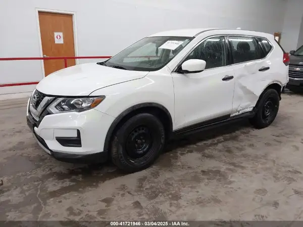 KNMAT2MT4HP559887 2017 NISSAN ROGUE - Image 2