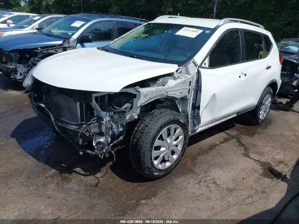 KNMAT2MT4HP562501 2017 NISSAN ROGUE - Image 2