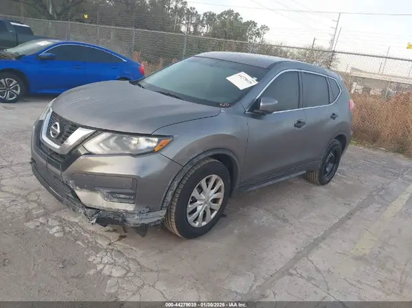 KNMAT2MT4HP568864 2017 NISSAN ROGUE - Image 2