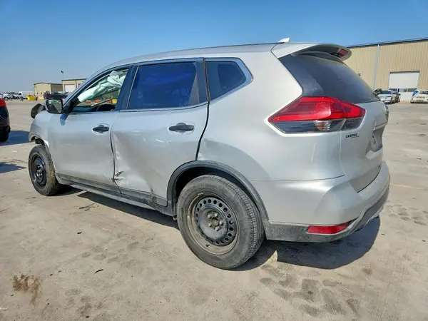 KNMAT2MT4HP569156 2017 NISSAN ROGUE - Image 2