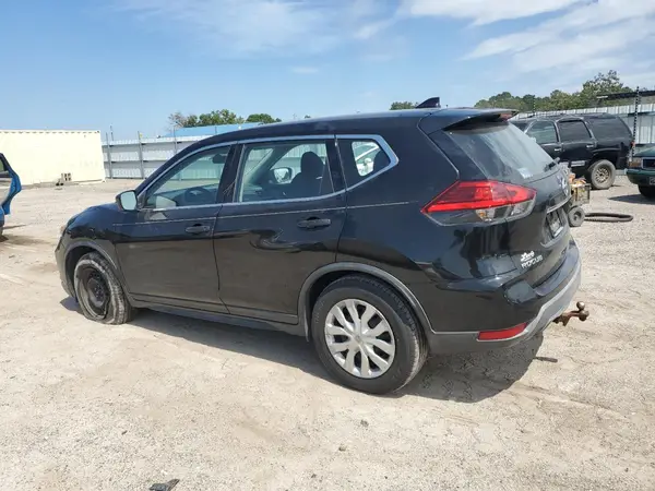 KNMAT2MT4HP571070 2017 NISSAN ROGUE - Image 2