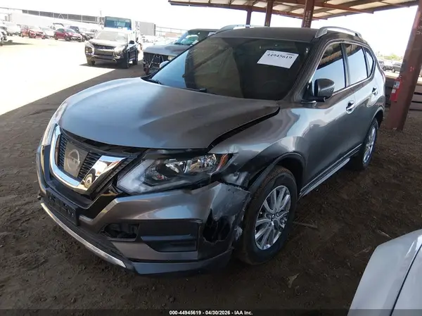KNMAT2MT4HP587012 2017 NISSAN ROGUE - Image 2