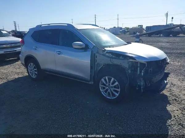 KNMAT2MT4HP587849 2017 NISSAN ROGUE - Image 1