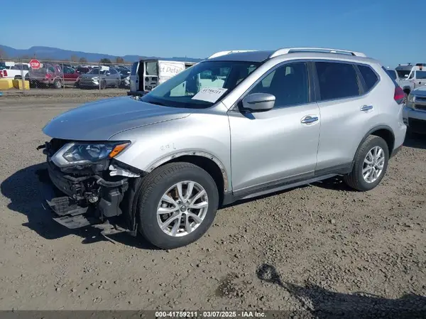KNMAT2MT4HP587849 2017 NISSAN ROGUE - Image 2