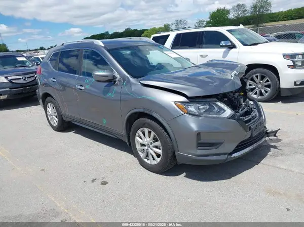 KNMAT2MT4HP596082 2017 NISSAN ROGUE - Image 1