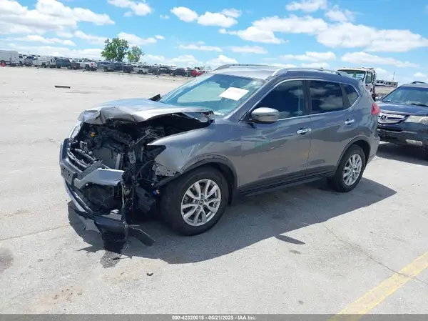 KNMAT2MT4HP596082 2017 NISSAN ROGUE - Image 2