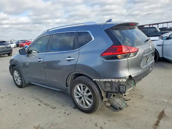 KNMAT2MT4HP596387 2017 NISSAN ROGUE - Image 2