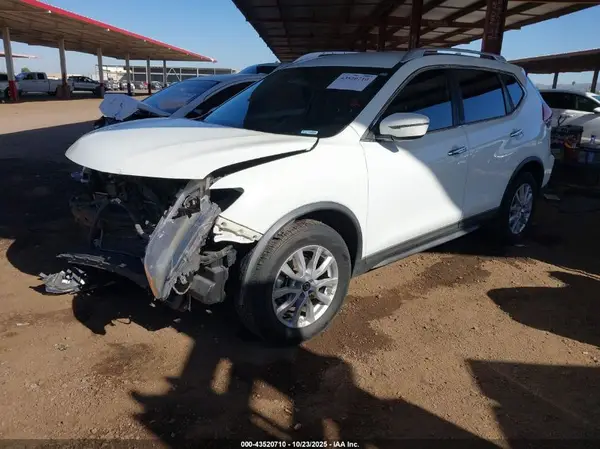 KNMAT2MT4HP598074 2017 NISSAN ROGUE - Image 2