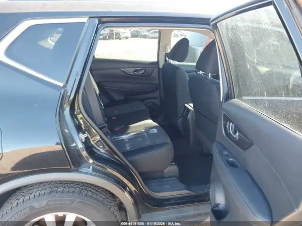 KNMAT2MT4HP603287 2017 NISSAN ROGUE - Image 8
