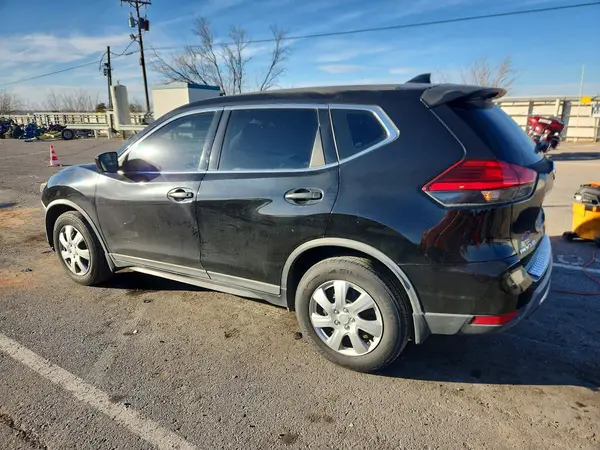 KNMAT2MT4HP605573 2017 NISSAN ROGUE - Image 2