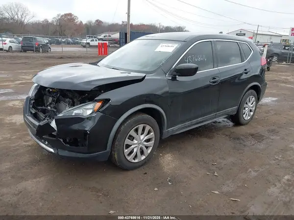 KNMAT2MT4HP605587 2017 NISSAN ROGUE - Image 2