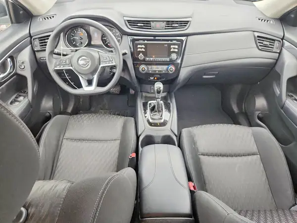 KNMAT2MT4HP607923 2017 NISSAN ROGUE - Image 8