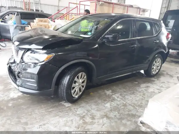 KNMAT2MT4HP609395 2017 NISSAN ROGUE - Image 2