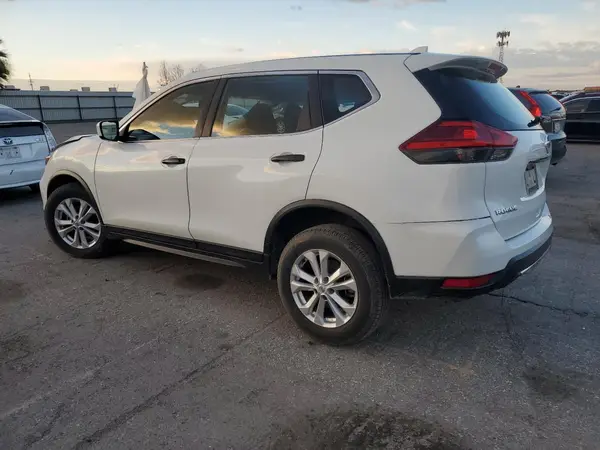 KNMAT2MT4HP616007 2017 NISSAN ROGUE - Image 2