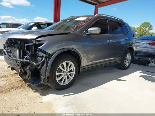 KNMAT2MT4HP618856 2017 NISSAN ROGUE - Image 2
