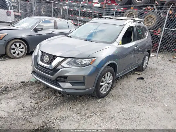 KNMAT2MT4JP505608 2018 NISSAN ROGUE - Image 2