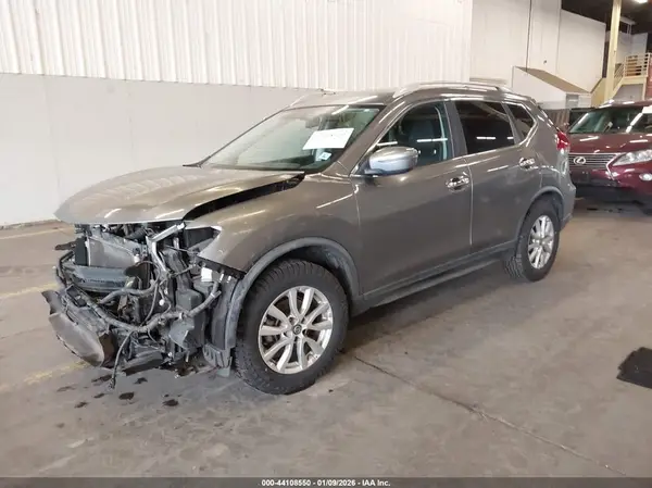 KNMAT2MT4JP509416 2018 NISSAN ROGUE - Image 2