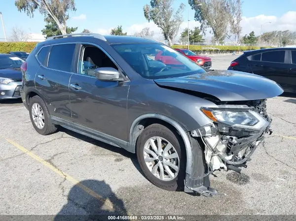 KNMAT2MT4JP509688 2018 NISSAN ROGUE - Image 1