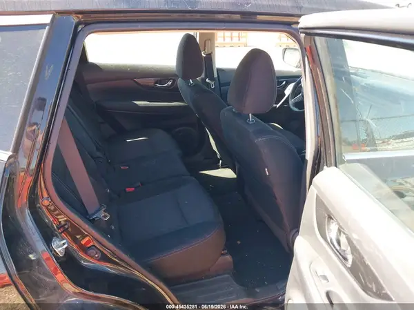 KNMAT2MT4JP513840 2018 NISSAN ROGUE - Image 8