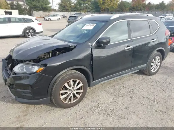 KNMAT2MT4JP514650 2018 NISSAN ROGUE - Image 2