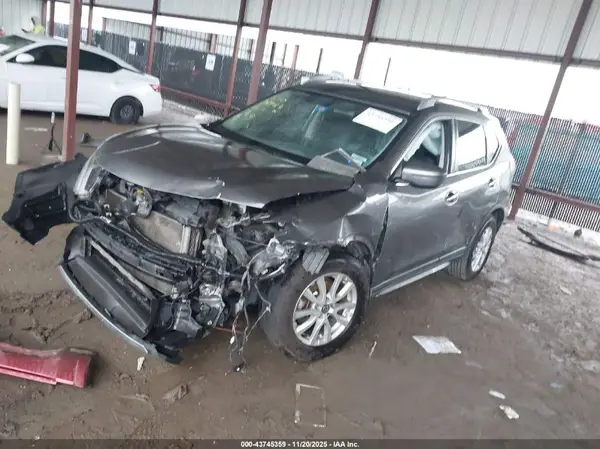 KNMAT2MT4JP515961 2018 NISSAN ROGUE - Image 2