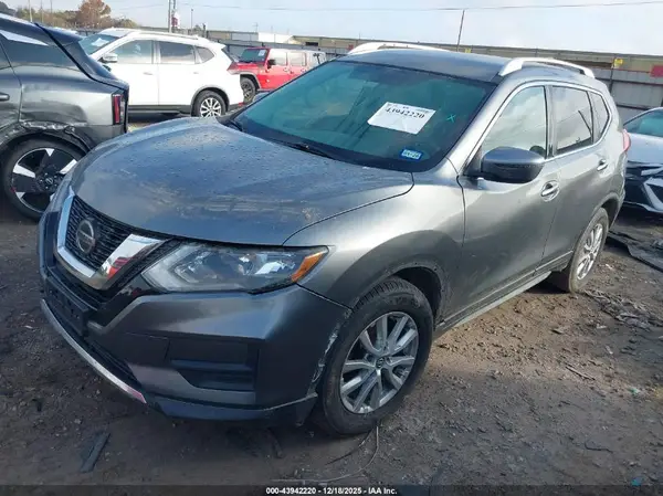 KNMAT2MT4JP516477 2018 NISSAN ROGUE - Image 2