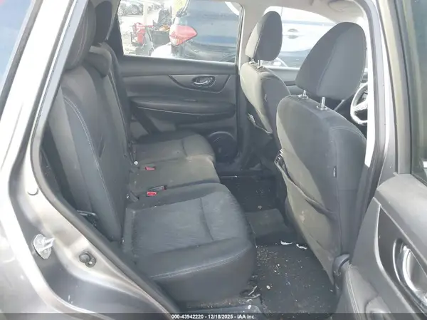 KNMAT2MT4JP516477 2018 NISSAN ROGUE - Image 8