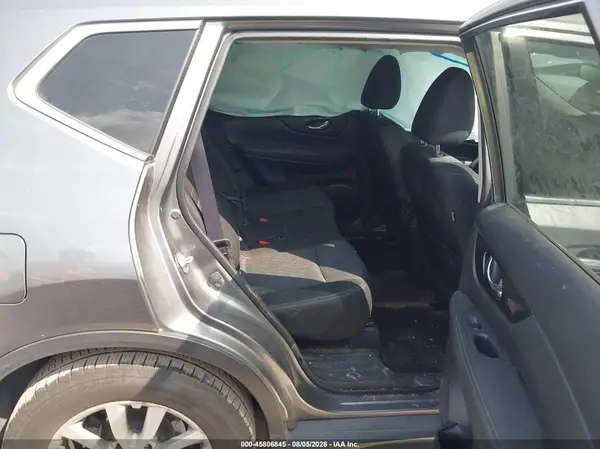 KNMAT2MT4JP519587 2018 NISSAN ROGUE - Image 8