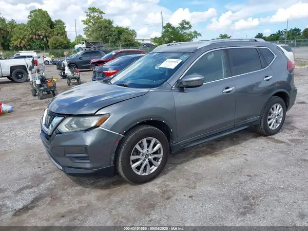 KNMAT2MT4JP519699 2018 NISSAN ROGUE - Image 2