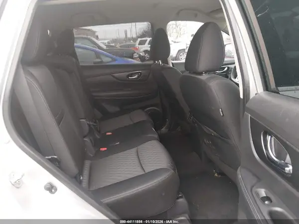KNMAT2MT4JP523252 2018 NISSAN ROGUE - Image 8