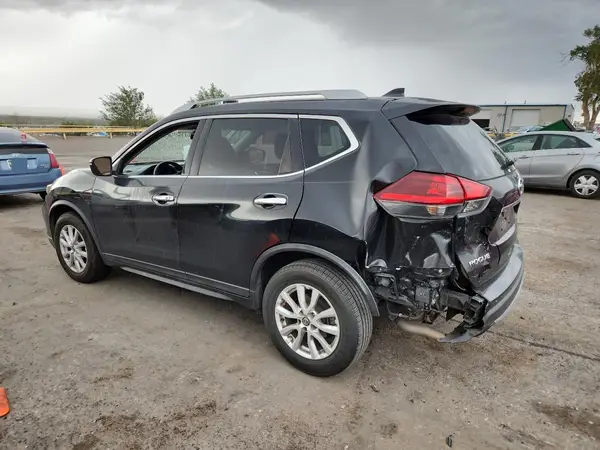 KNMAT2MT4JP523882 2018 NISSAN ROGUE - Image 2