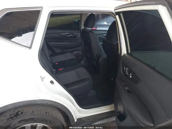 KNMAT2MT4JP525583 2018 NISSAN ROGUE - Image 8