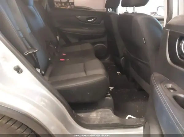 KNMAT2MT4JP529696 2018 NISSAN ROGUE - Image 8