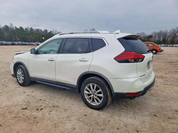 KNMAT2MT4JP532601 2018 NISSAN ROGUE - Image 2