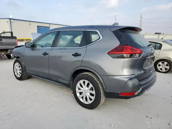 KNMAT2MT4JP537765 2018 NISSAN ROGUE - Image 2