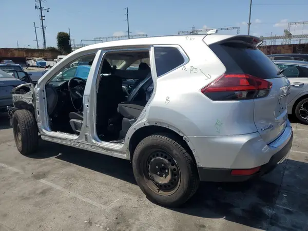 KNMAT2MT4JP540634 2018 NISSAN ROGUE - Image 2