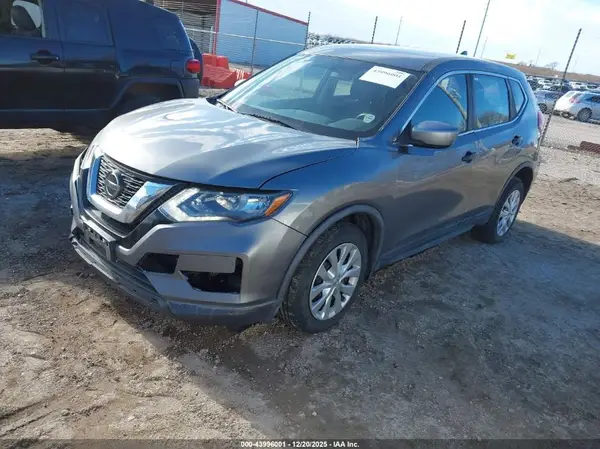 KNMAT2MT4JP543873 2018 NISSAN ROGUE - Image 2