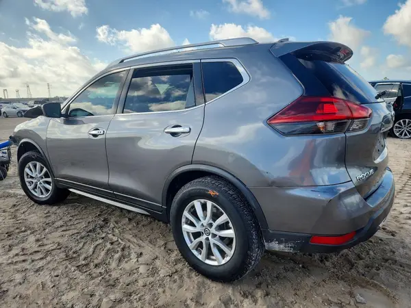 KNMAT2MT4JP551231 2018 NISSAN ROGUE - Image 2