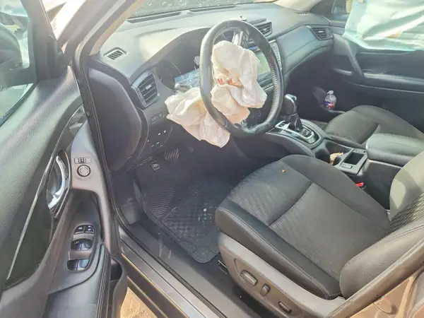 KNMAT2MT4JP551231 2018 NISSAN ROGUE - Image 8