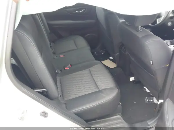 KNMAT2MT4JP553190 2018 NISSAN ROGUE - Image 8