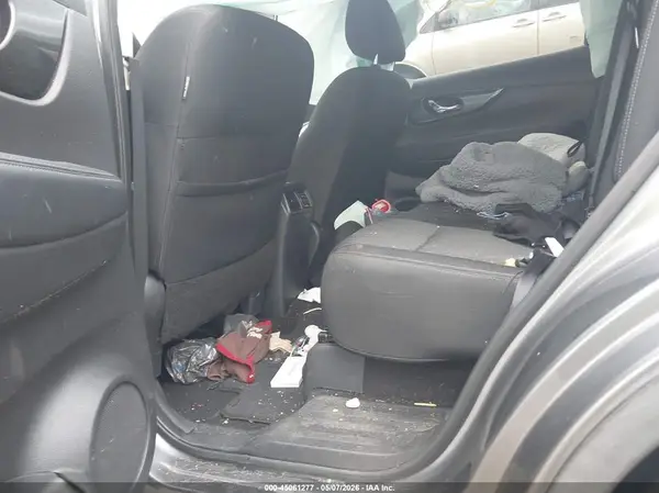 KNMAT2MT4JP554792 2018 NISSAN ROGUE - Image 8