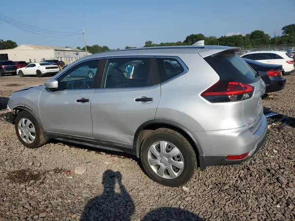 KNMAT2MT4JP560642 2018 NISSAN ROGUE - Image 2