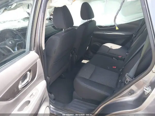KNMAT2MT4JP561659 2018 NISSAN ROGUE - Image 8