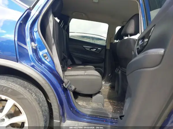 KNMAT2MT4JP562004 2018 NISSAN ROGUE - Image 8