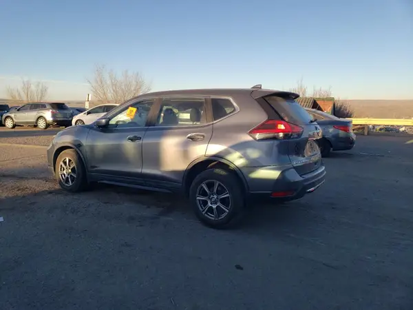 KNMAT2MT4JP565453 2018 NISSAN ROGUE - Image 2