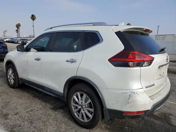 KNMAT2MT4JP566151 2018 NISSAN ROGUE - Image 2